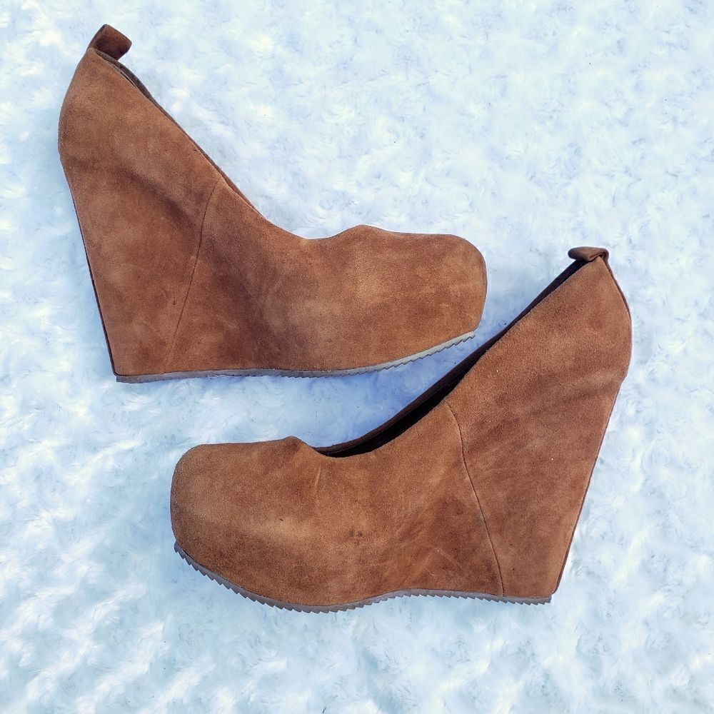 Aldo size 10 faux suede wedge heel